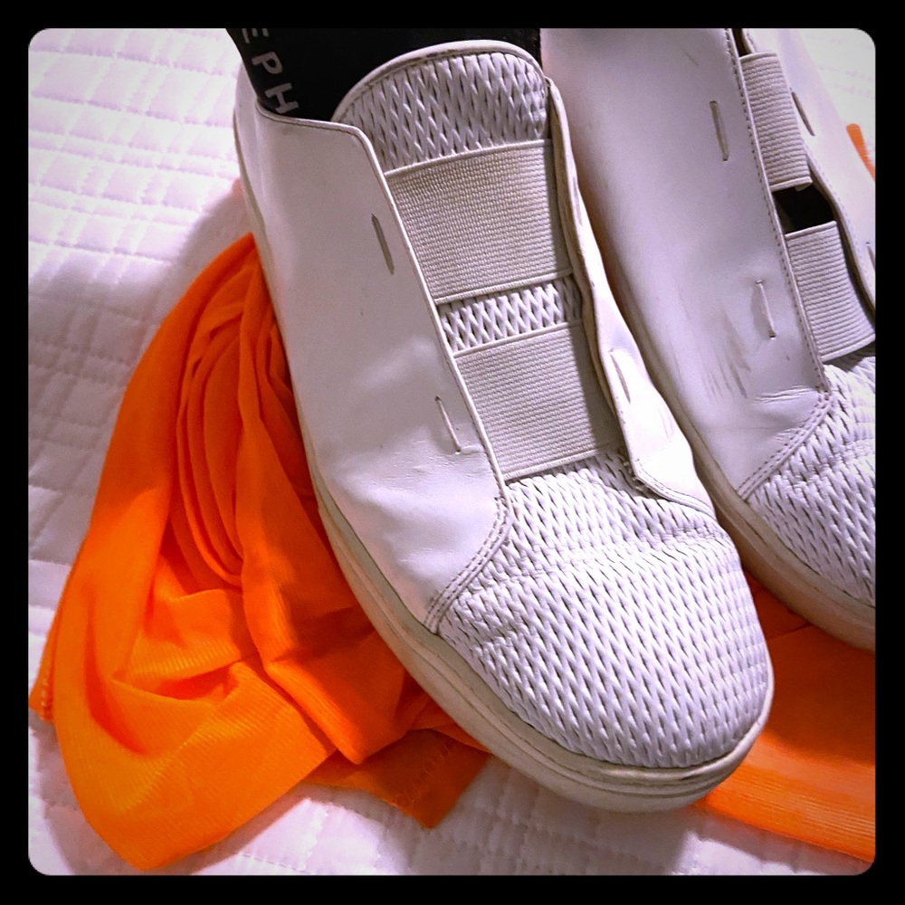 Eileen Fisher 100% Leather sneakers